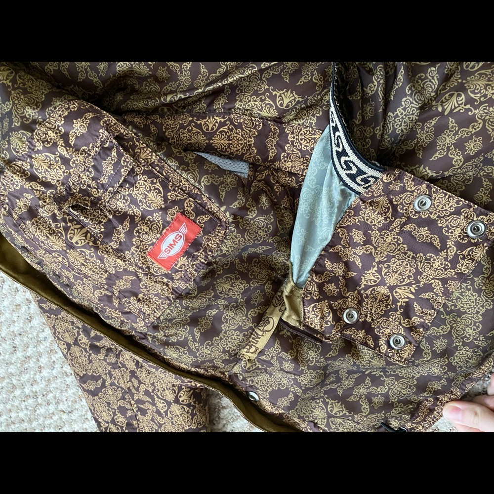 Simms Women’s Winter Jacket - Picture 4 of 7